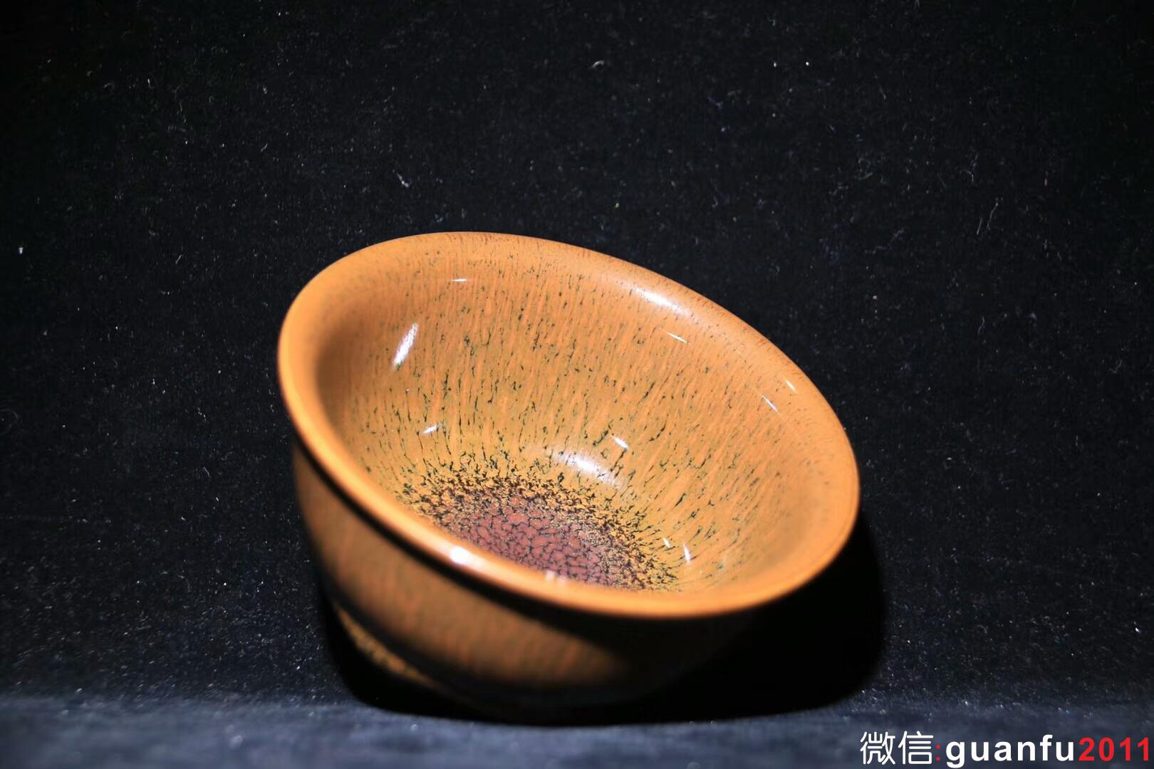 【作者】范澤鋒老師 【品名】兔毫天目 【規(guī)格】8.8 x 4.5 cm
