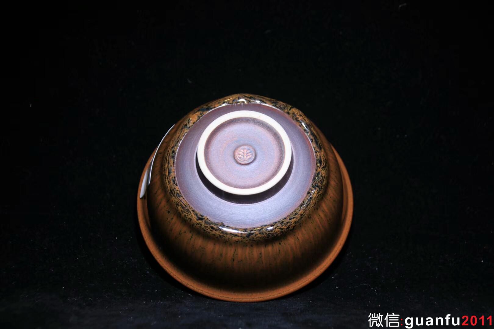 【作者】范澤鋒老師 【品名】兔毫天目 【規(guī)格】8.8 x 4.5 cm
