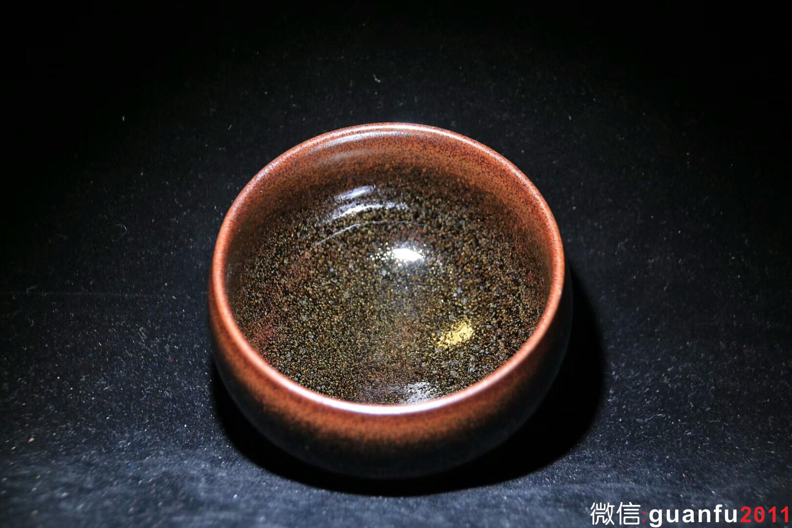 木易陽建盞 【作者】楊興生老師 【品名】柴燒 【規(guī)格】8.5 x 5.8 cm