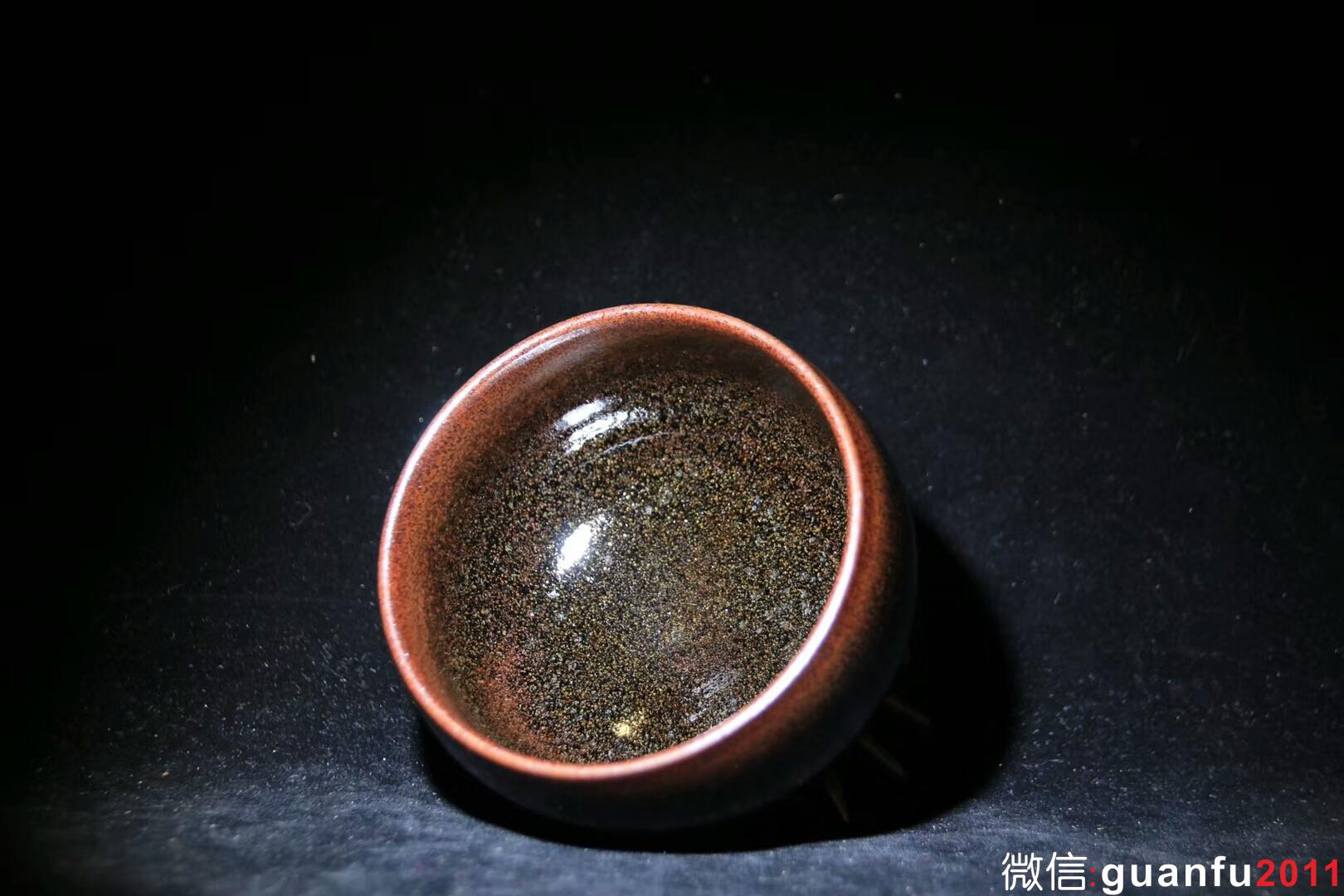 木易陽建盞 【作者】楊興生老師 【品名】柴燒 【規(guī)格】8.5 x 5.8 cm