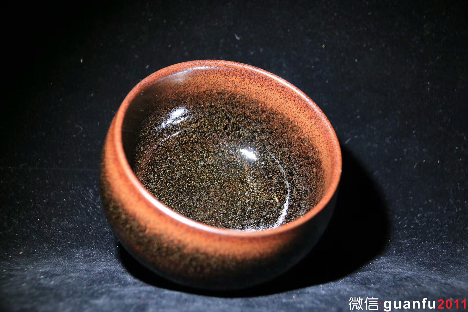 木易陽建盞 【作者】楊興生老師 【品名】柴燒 【規(guī)格】8.5 x 5.8 cm