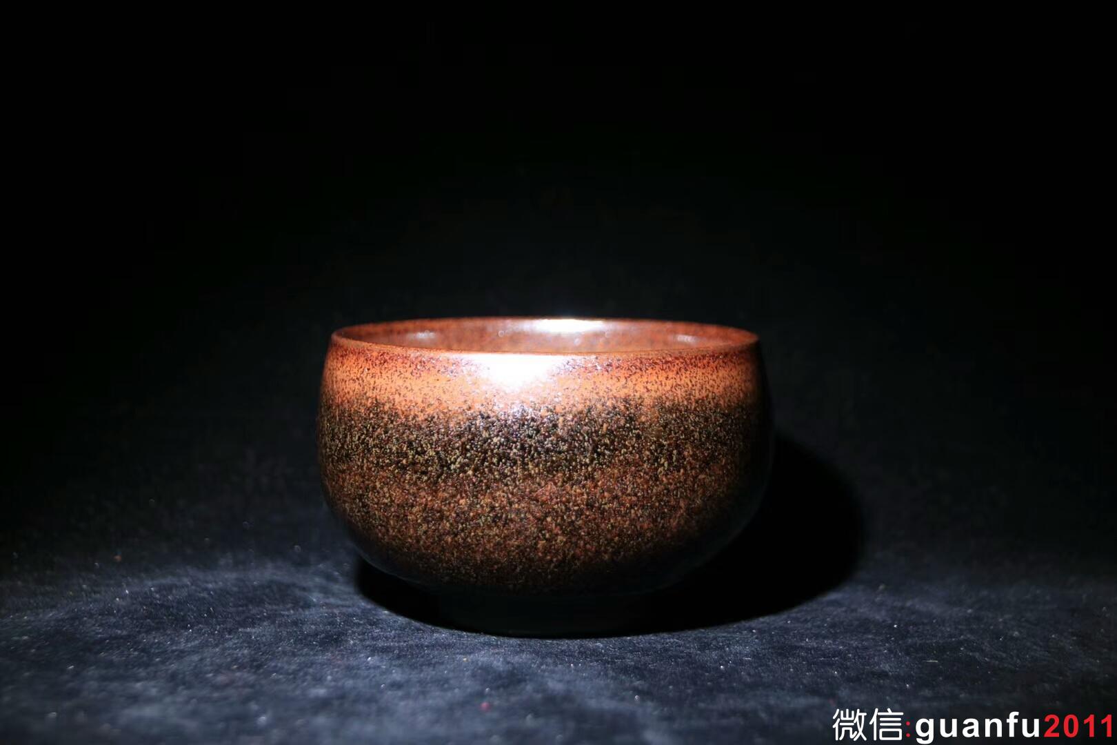 木易陽建盞 【作者】楊興生老師 【品名】柴燒 【規(guī)格】8.5 x 5.8 cm
