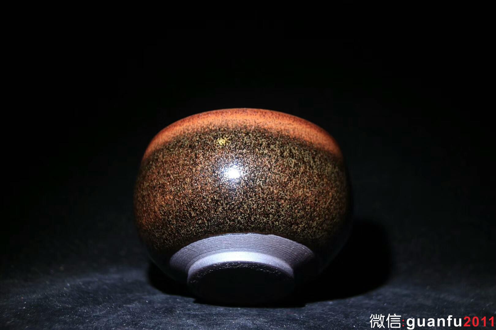 木易陽建盞 【作者】楊興生老師 【品名】柴燒 【規(guī)格】8.5 x 5.8 cm