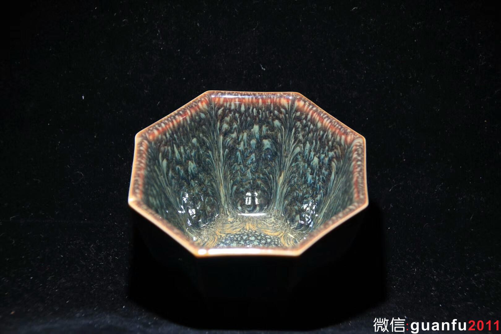 【作者】范澤鋒老師 【品名】漢風(fēng)八韻 【規(guī)格】8.5 x 5.5 cm