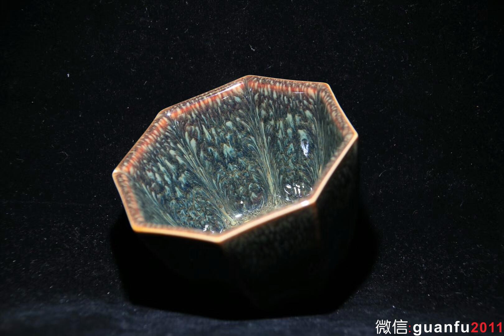 【作者】范澤鋒老師 【品名】漢風(fēng)八韻 【規(guī)格】8.5 x 5.5 cm