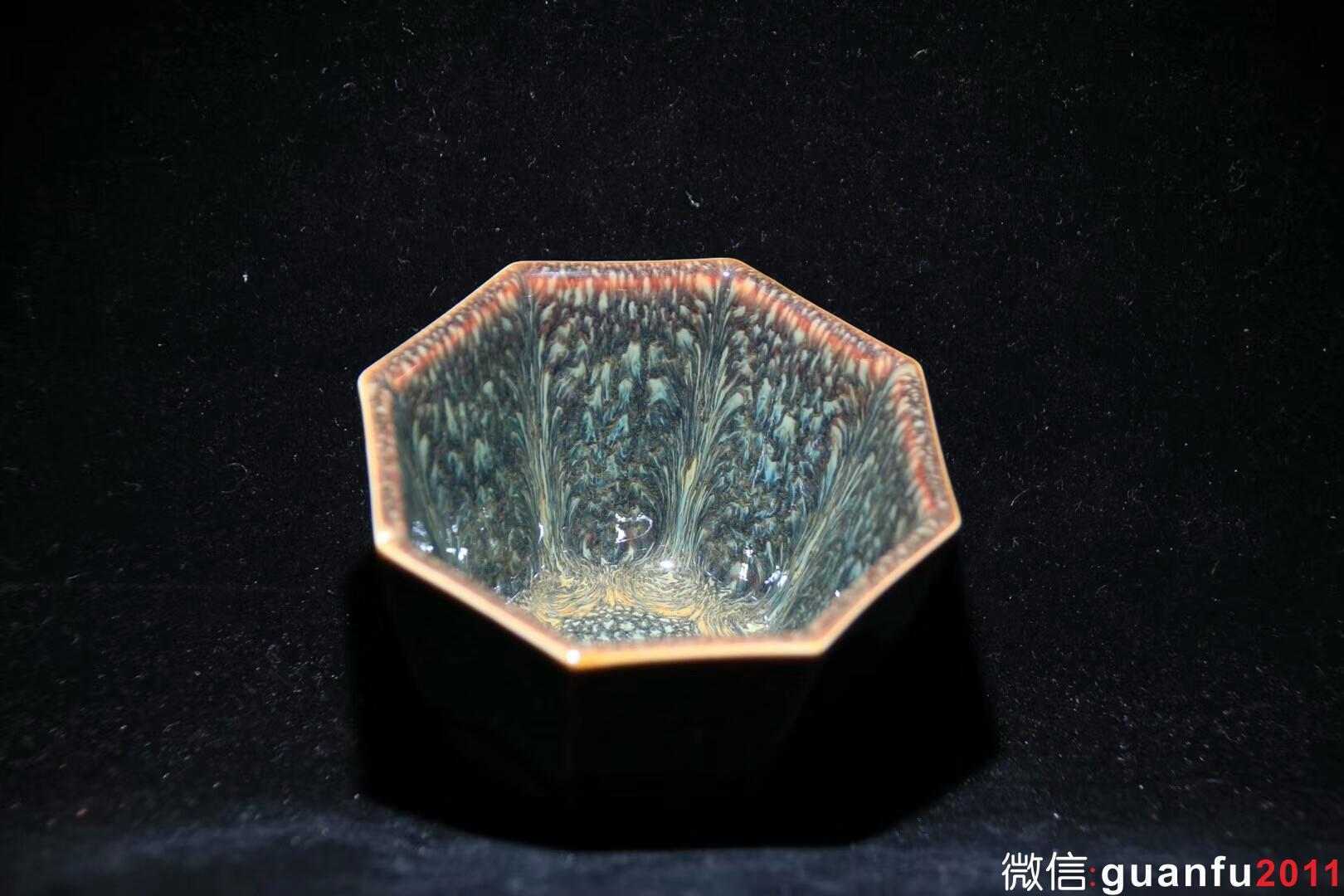 【作者】范澤鋒老師 【品名】漢風(fēng)八韻 【規(guī)格】8.5 x 5.5 cm