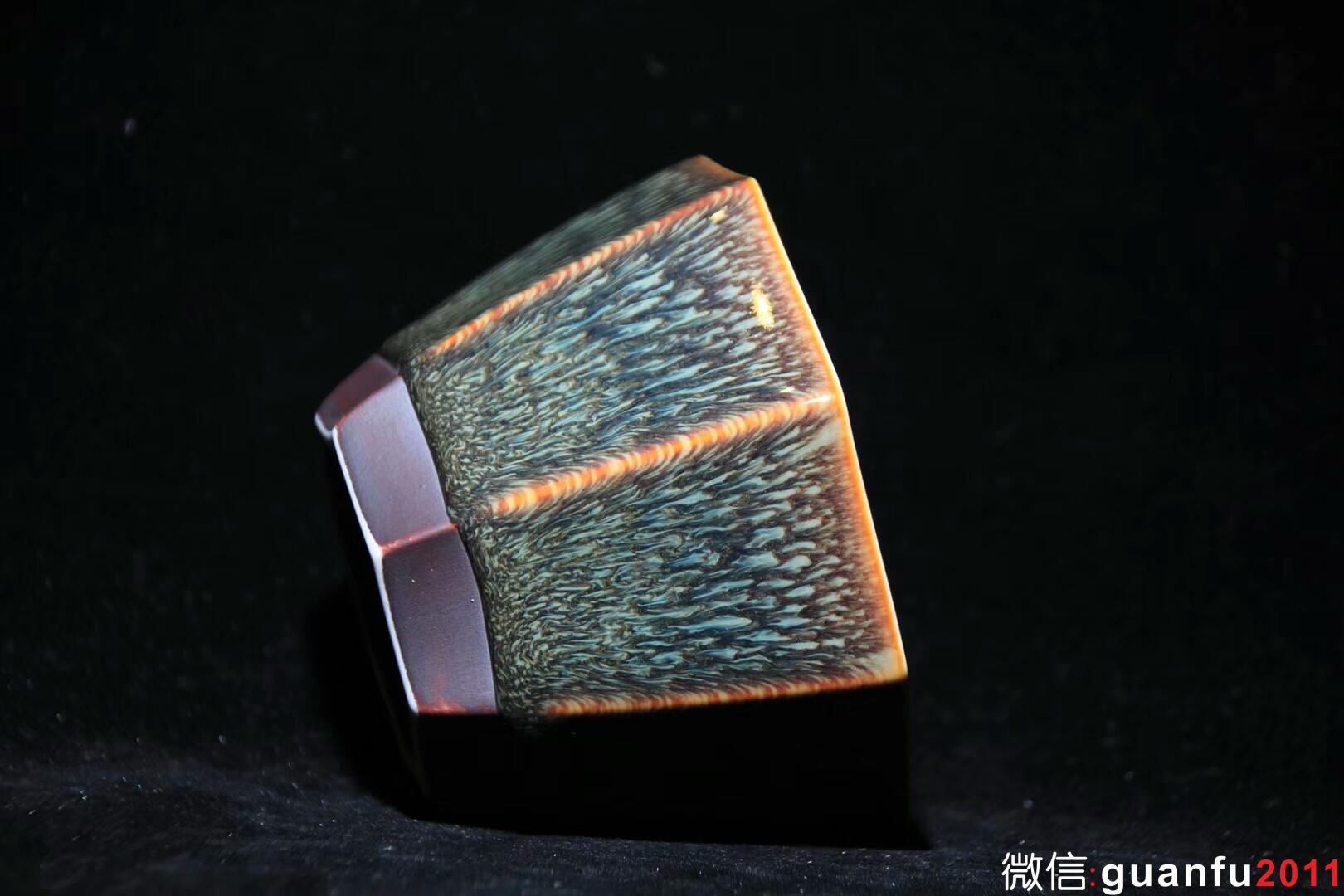 【作者】范澤鋒老師 【品名】漢風(fēng)八韻 【規(guī)格】8.5 x 5.5 cm