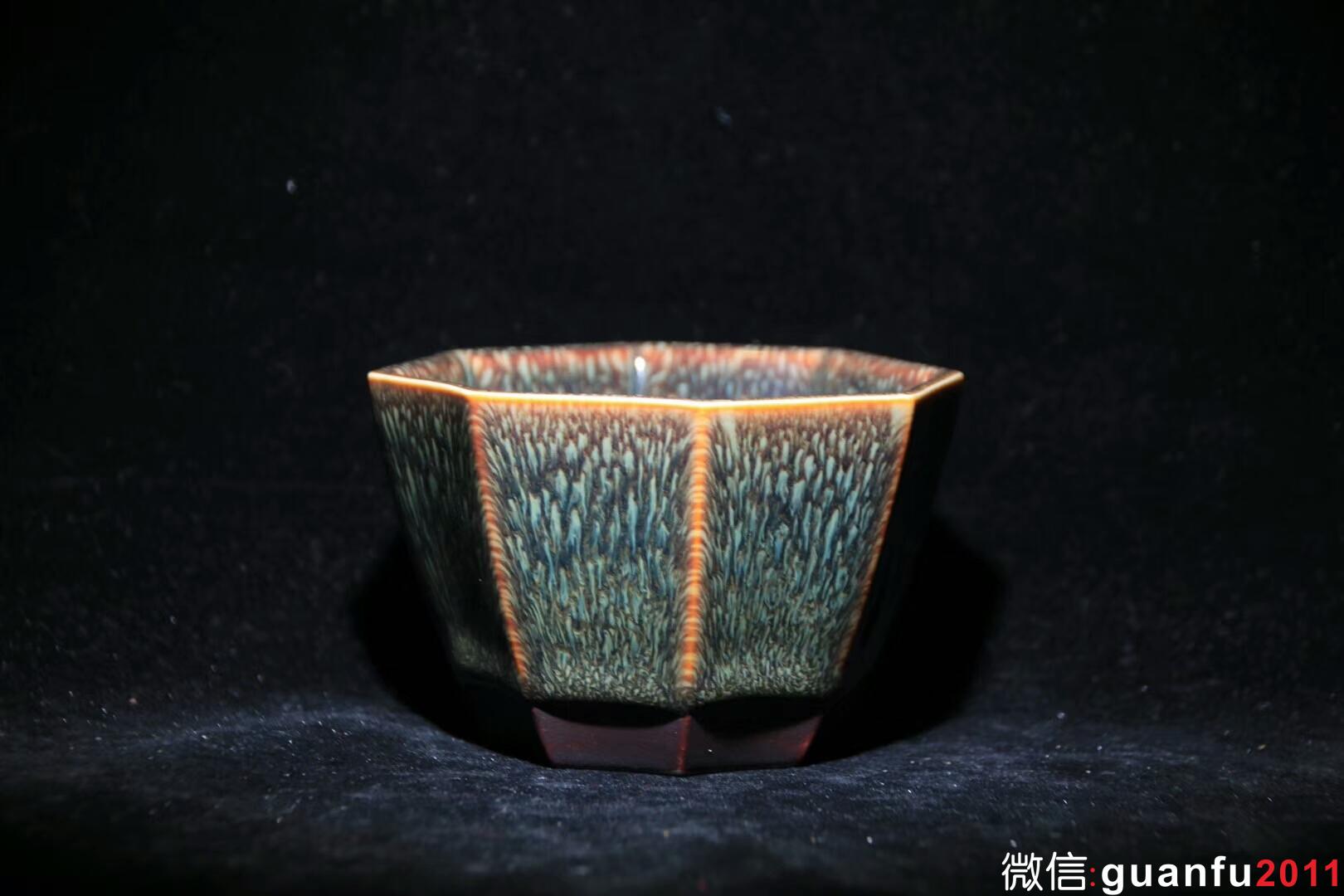 【作者】范澤鋒老師 【品名】漢風(fēng)八韻 【規(guī)格】8.5 x 5.5 cm