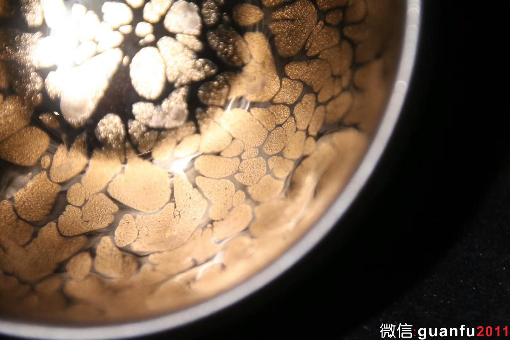 【作者】陳為聰老師 【品名】金油滴 【規(guī)格】8.5 x 5 cm