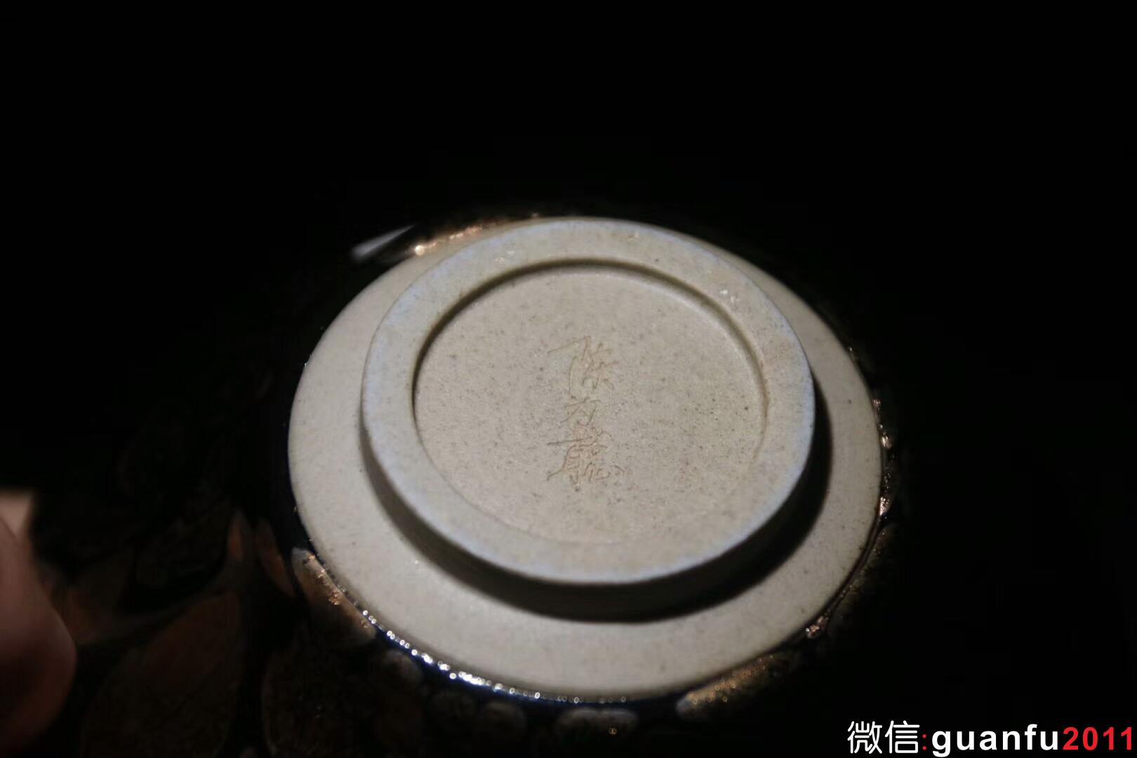 【作者】陳為聰老師 【品名】金油滴 【規(guī)格】8.5 x 5 cm