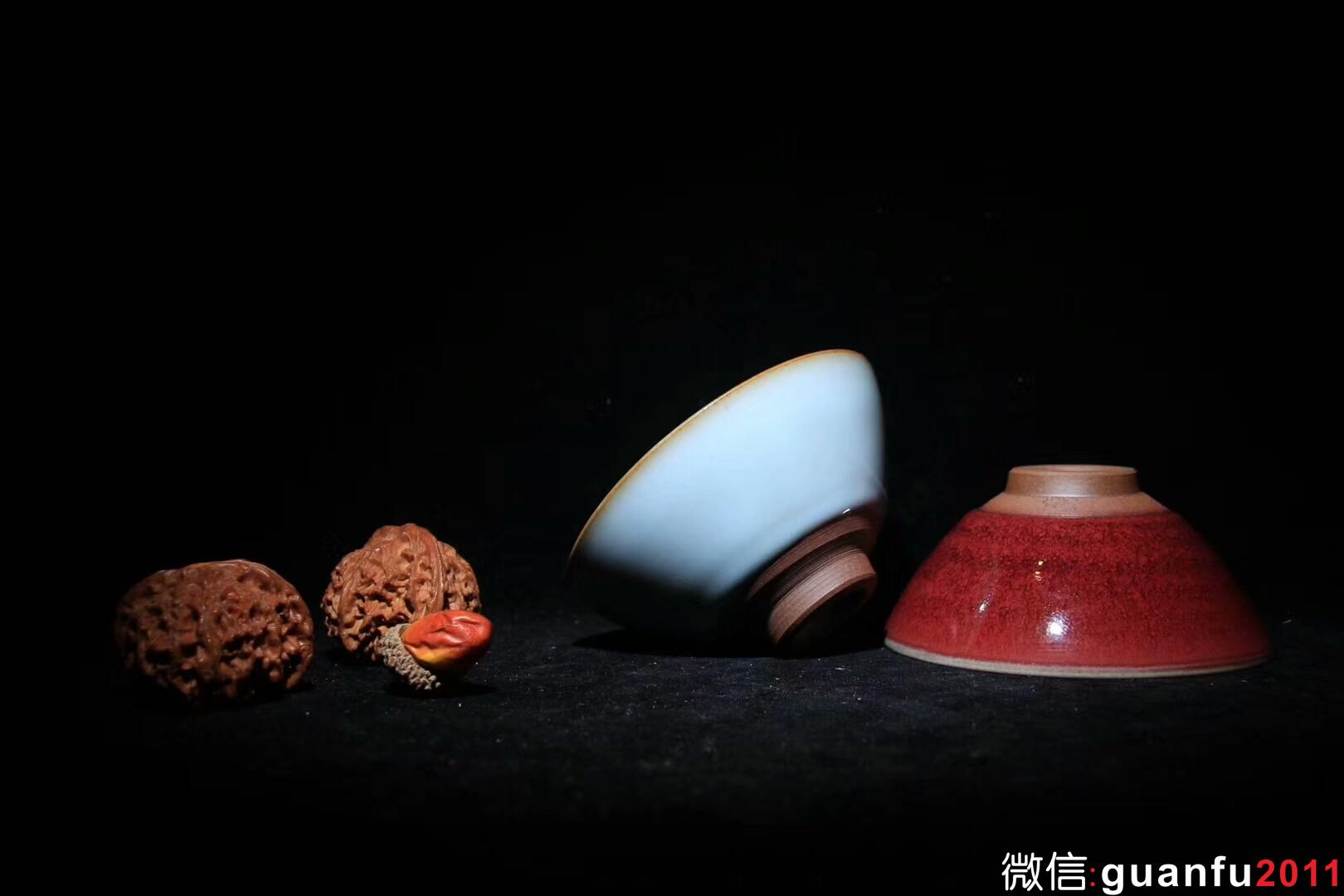 瑯紅木葉盞 規(guī)格：9.5*4.5公分 靛青木葉盞 規(guī)格：9.5*4.5 公分 日本天目大師宋韻/水出勝制