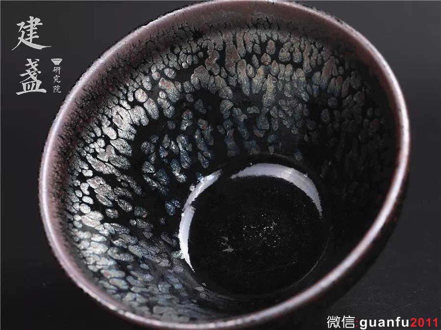 如何從釉面斑紋和藝術效果看建盞？