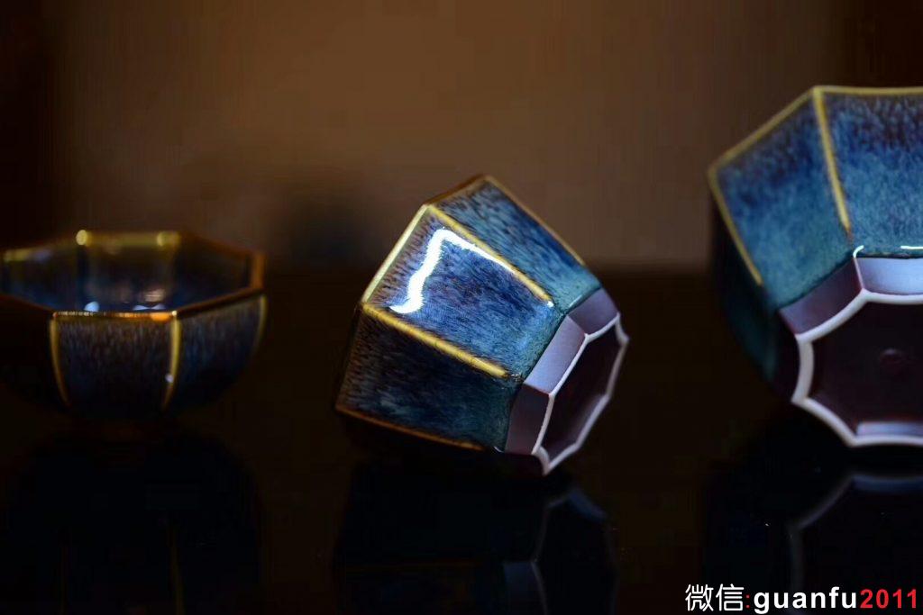 八面玲瓏(描金口) 規(guī)格尺寸:10.5公分高6公分  漢風八韻(描金口) 規(guī)格尺寸:8.5公分高5公分  范澤鋒作品收藏級