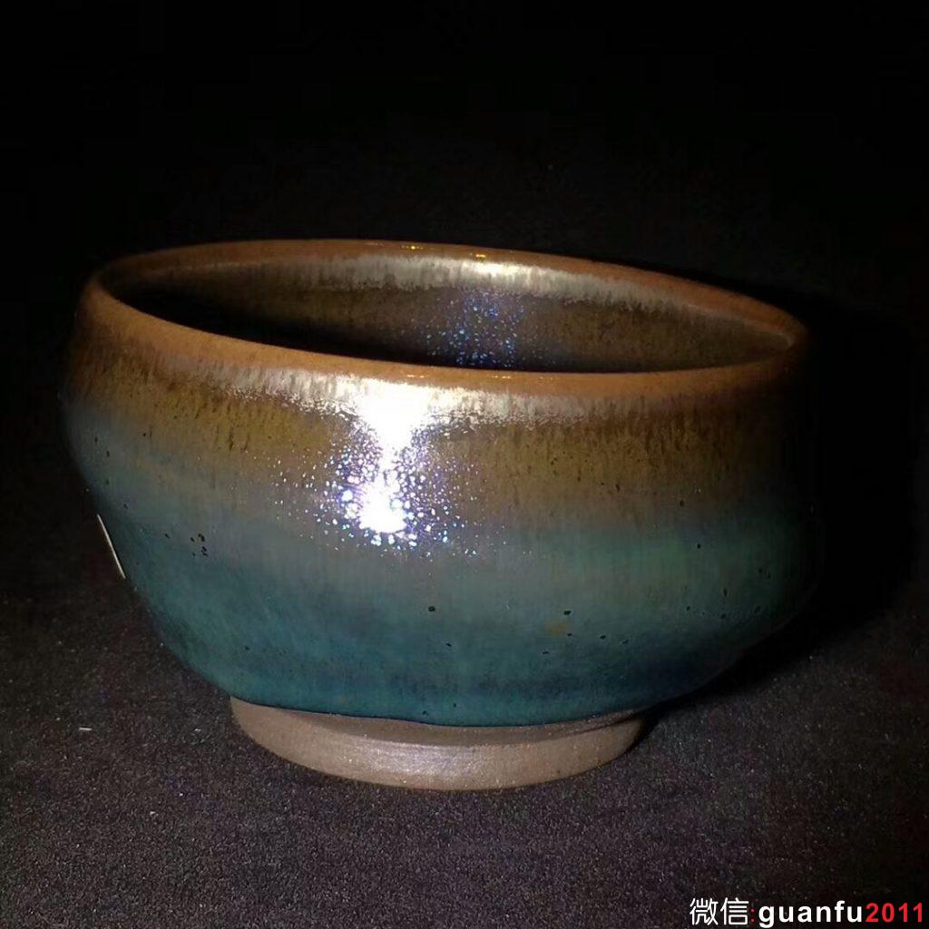 李春和師傅 的的經(jīng)典作品——（太極） 內(nèi)釉顏色為 彩曜 彩虹曜變盞