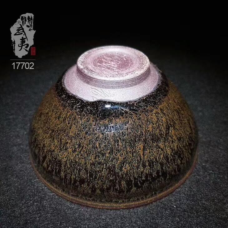 建盞大師危敏捷   規(guī)格9.2cm*4.8cm，頗有古盞韻味[呲牙]