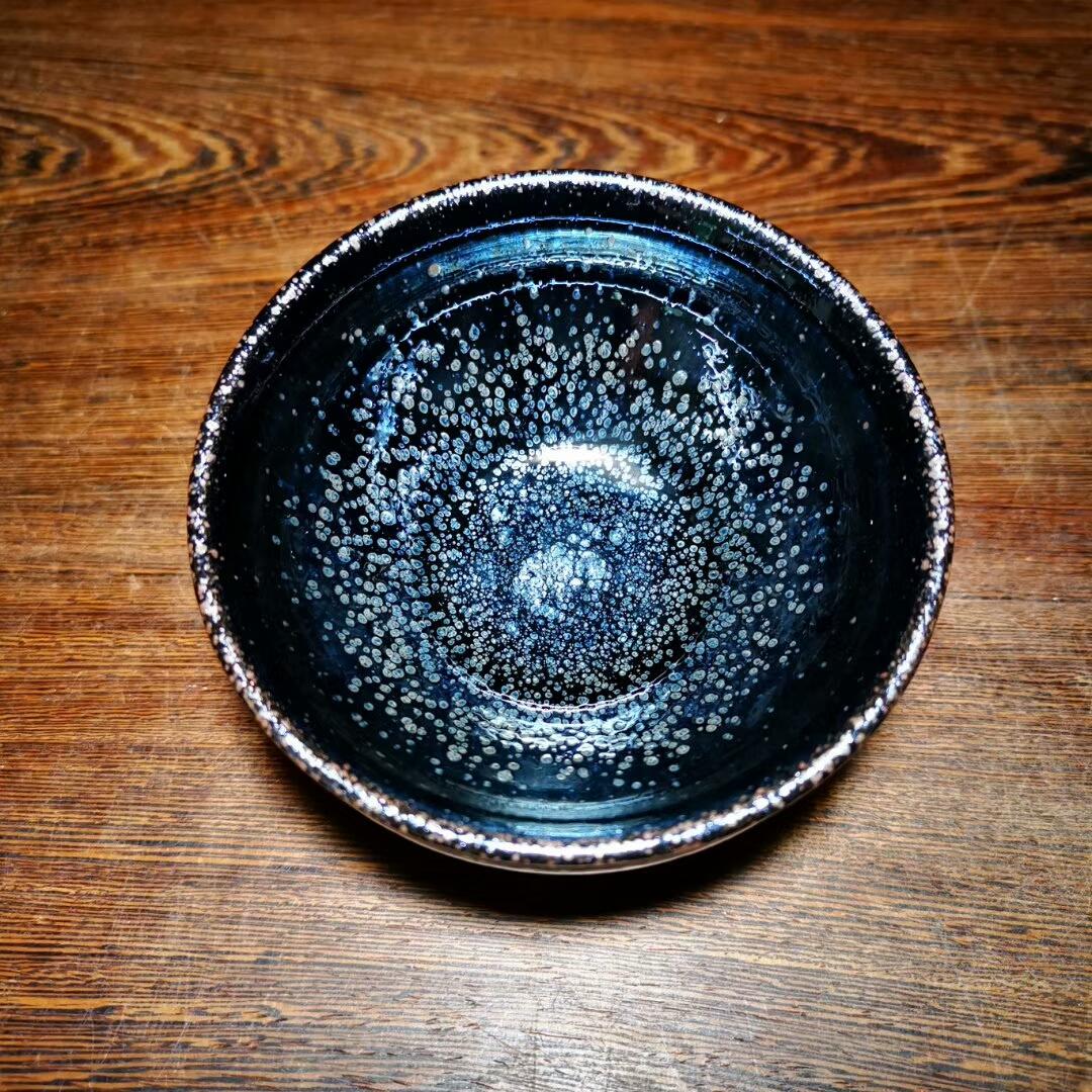 黑底銀斑泰斗～卓立旗師傅作品，水母滴口徑9.8。