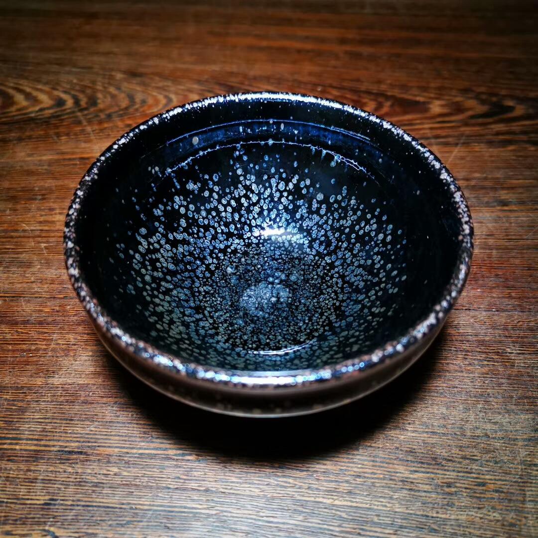 黑底銀斑泰斗～卓立旗師傅作品，水母滴口徑9.8。