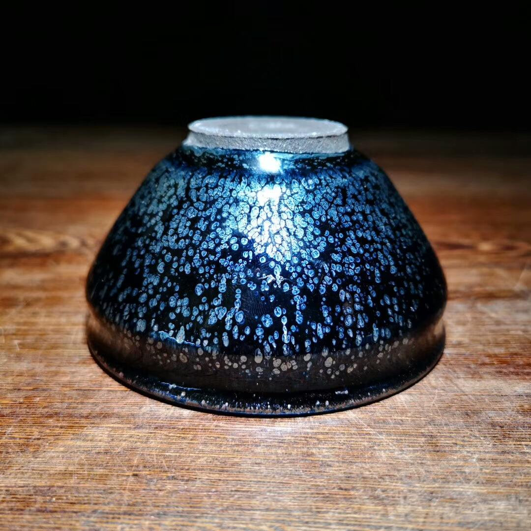 黑底銀斑泰斗～卓立旗師傅作品，水母滴口徑9.8。