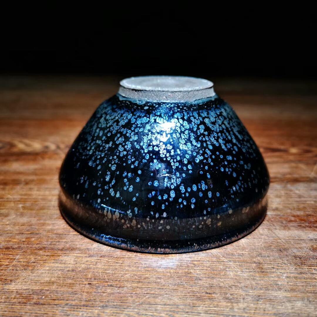 黑底銀斑泰斗～卓立旗師傅作品，水母滴口徑9.8。