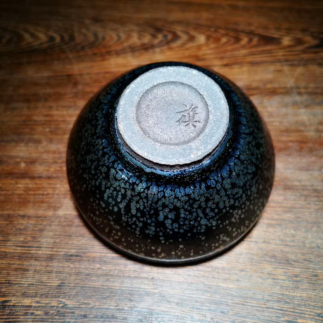 黑底銀斑泰斗～卓立旗師傅作品，水母滴口徑9.8。