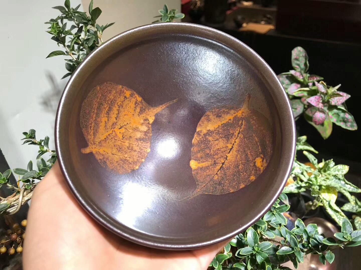 建盞國大師 作者：孫建興 作品：柿紅 雙木葉 口徑：12.7cm*7.5cm