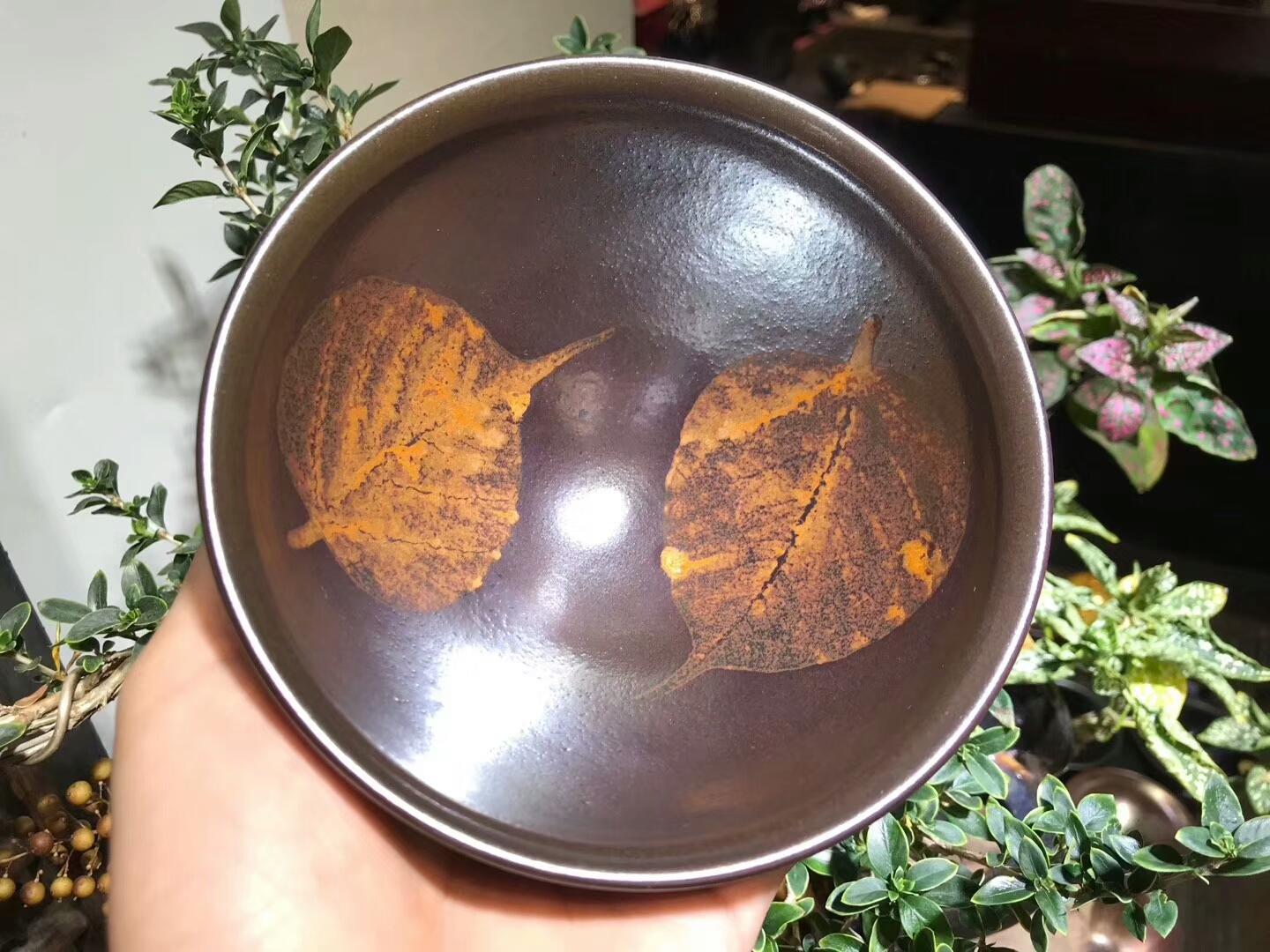 建盞國大師 作者：孫建興 作品：柿紅 雙木葉 口徑：12.7cm*7.5cm